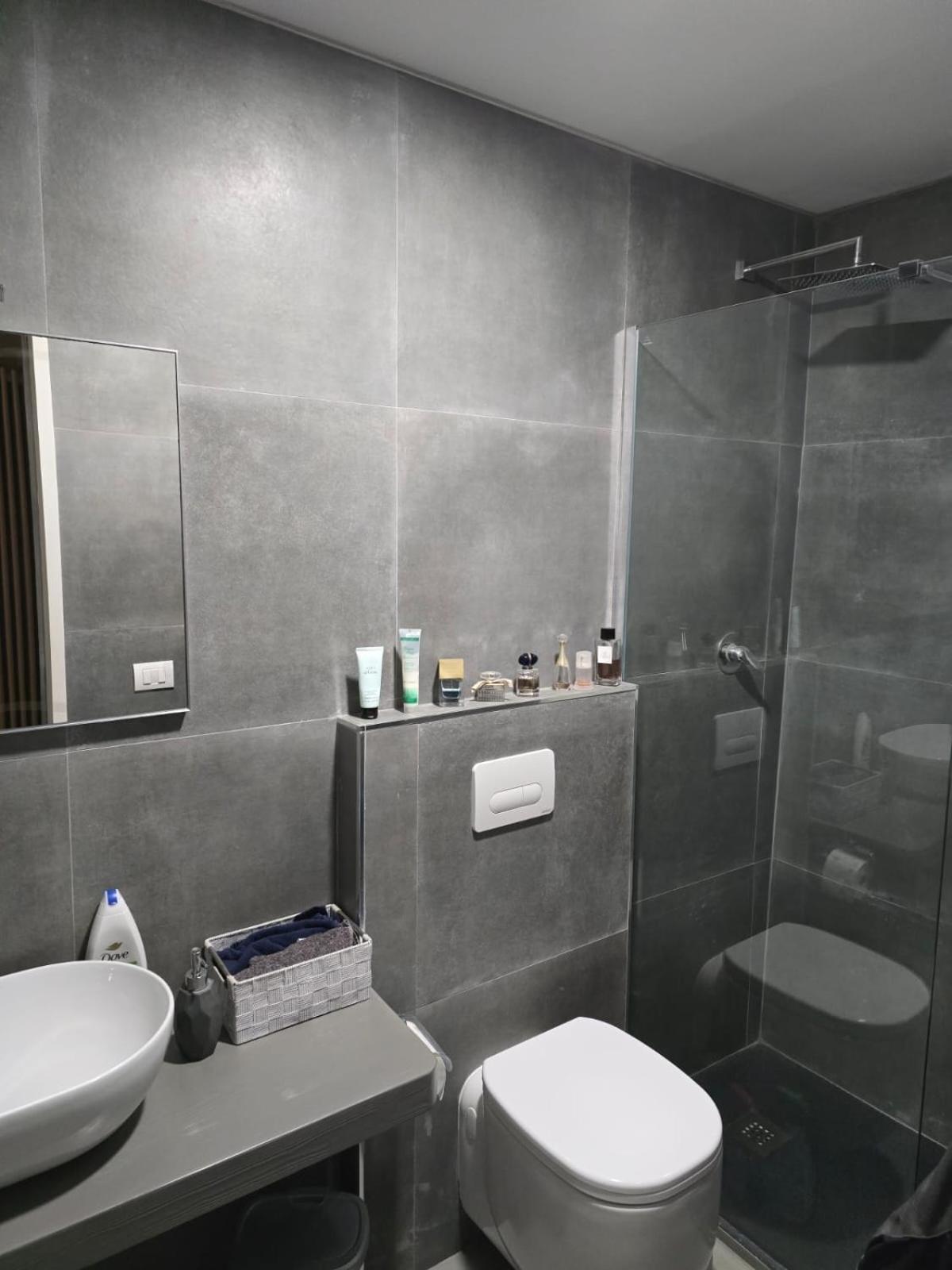 La Villa Apartments Tinaia - Excellent For Sardegna & Corsica - 6-8 Beds - Private Parking Included With Camera Livorno Bagian luar foto